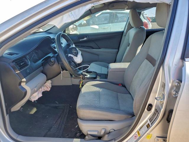 Toyota Camry L Image 9