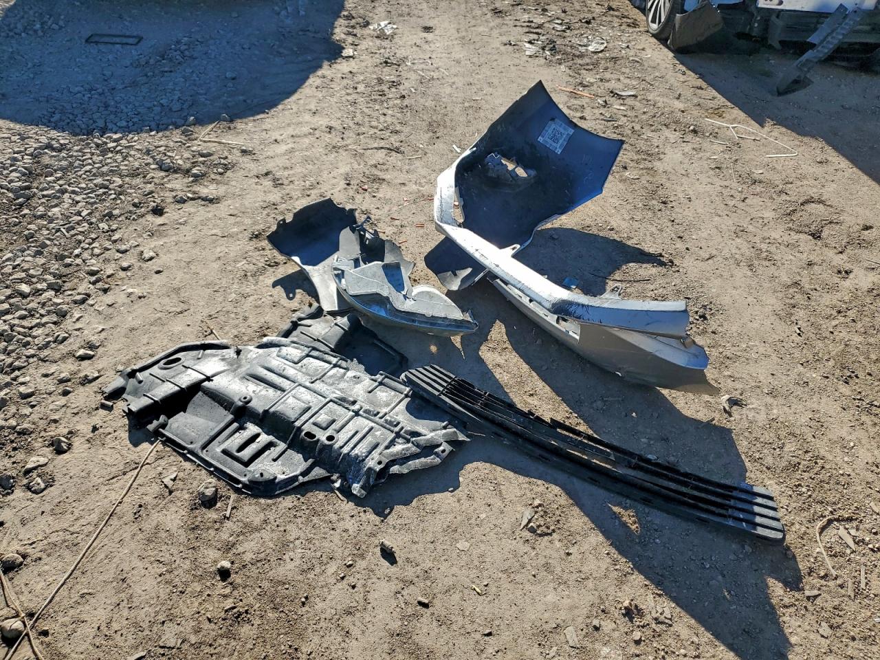 Toyota Camry L Image 2