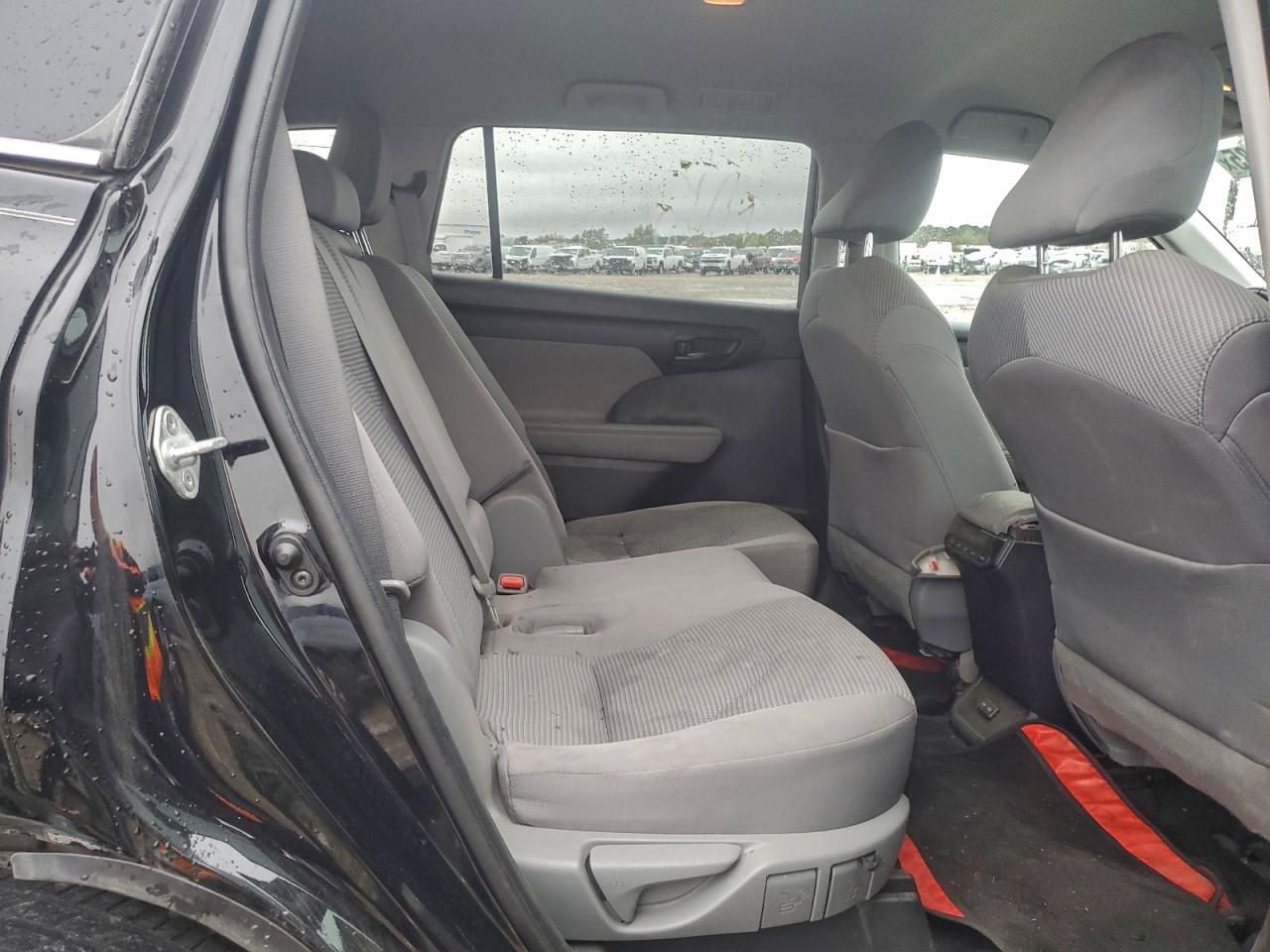 Toyota Highlander L Image 9