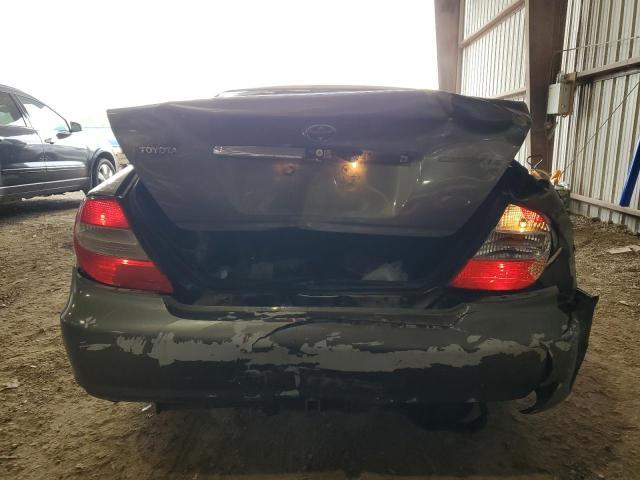 Toyota Camry Le Image 3