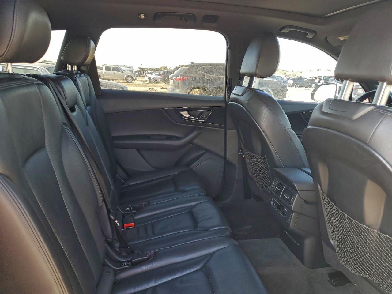 Audi Q7 Premium Plus Image 11