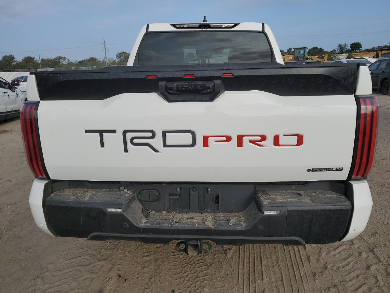 Toyota Tundra Crewmax Limited Image 5