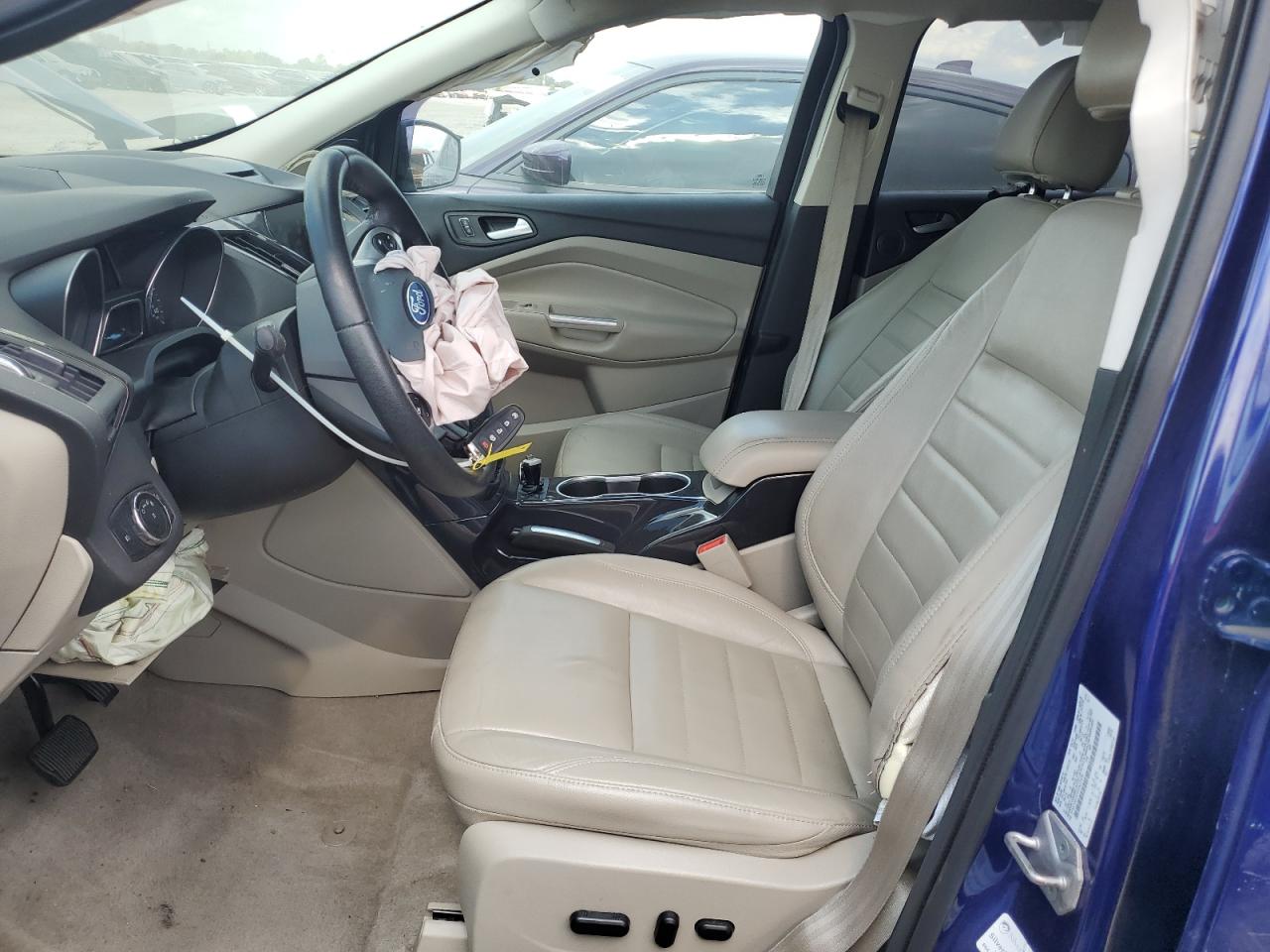 Ford Escape Titanium Image 8