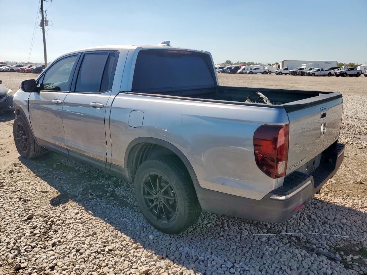 Honda Ridgeline Sport Image 4