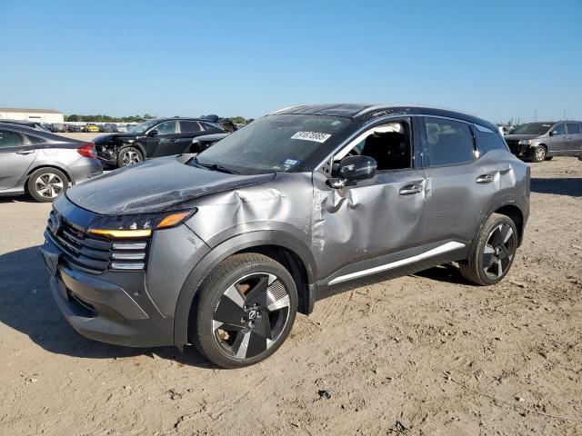  Salvage Nissan Kicks