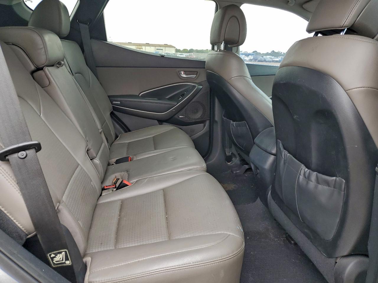 Hyundai SANTA FE Image 12