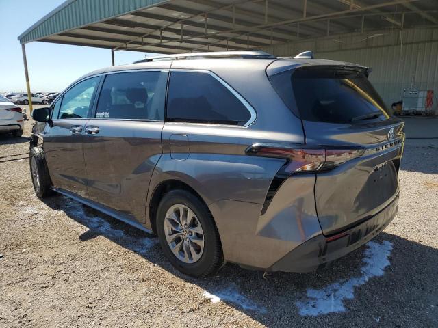 Toyota Sienna Xle Image 3