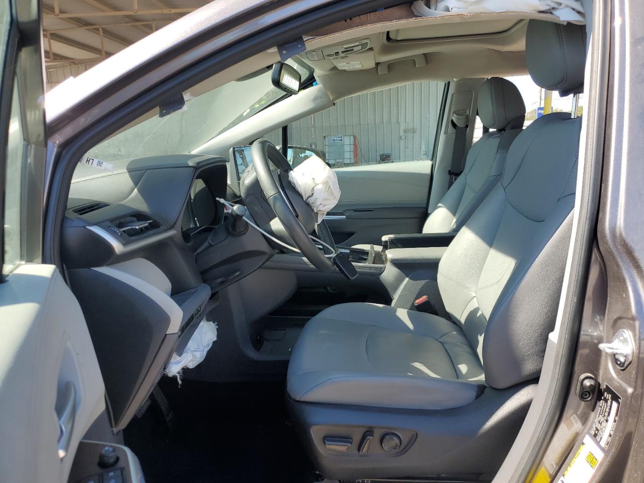 Toyota Sienna Xle Image 11