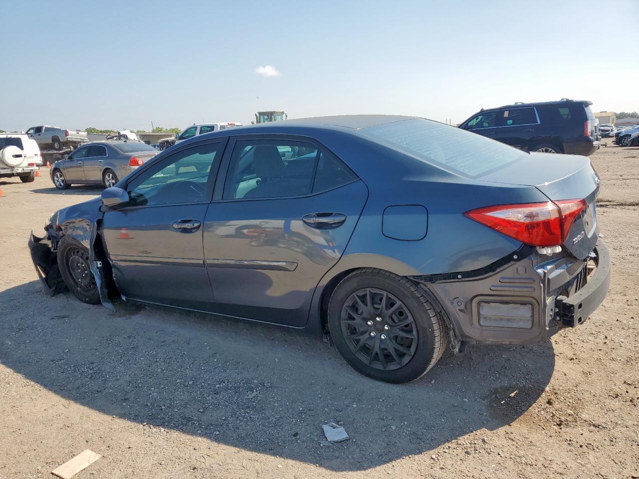 Toyota Corolla L Image 6