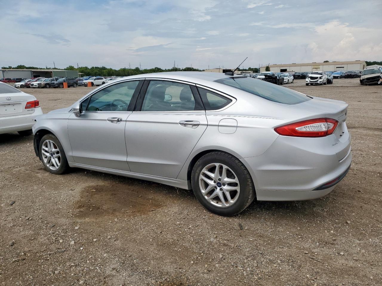 Ford Fusion Se Image 4