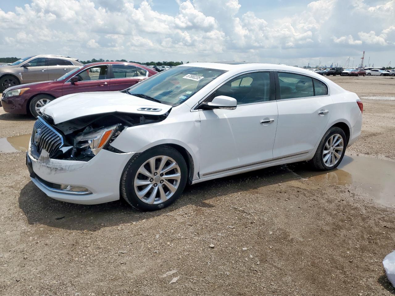 Buick LaCrosse Image 1