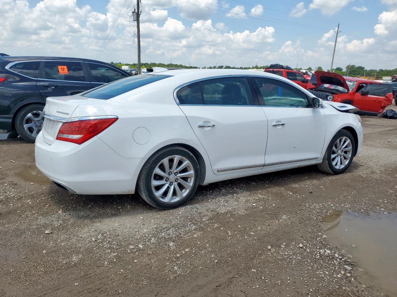 Buick LaCrosse Image 4