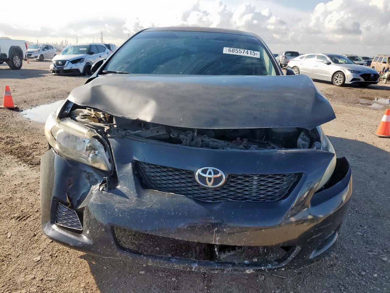 Toyota Corolla Base Image 6