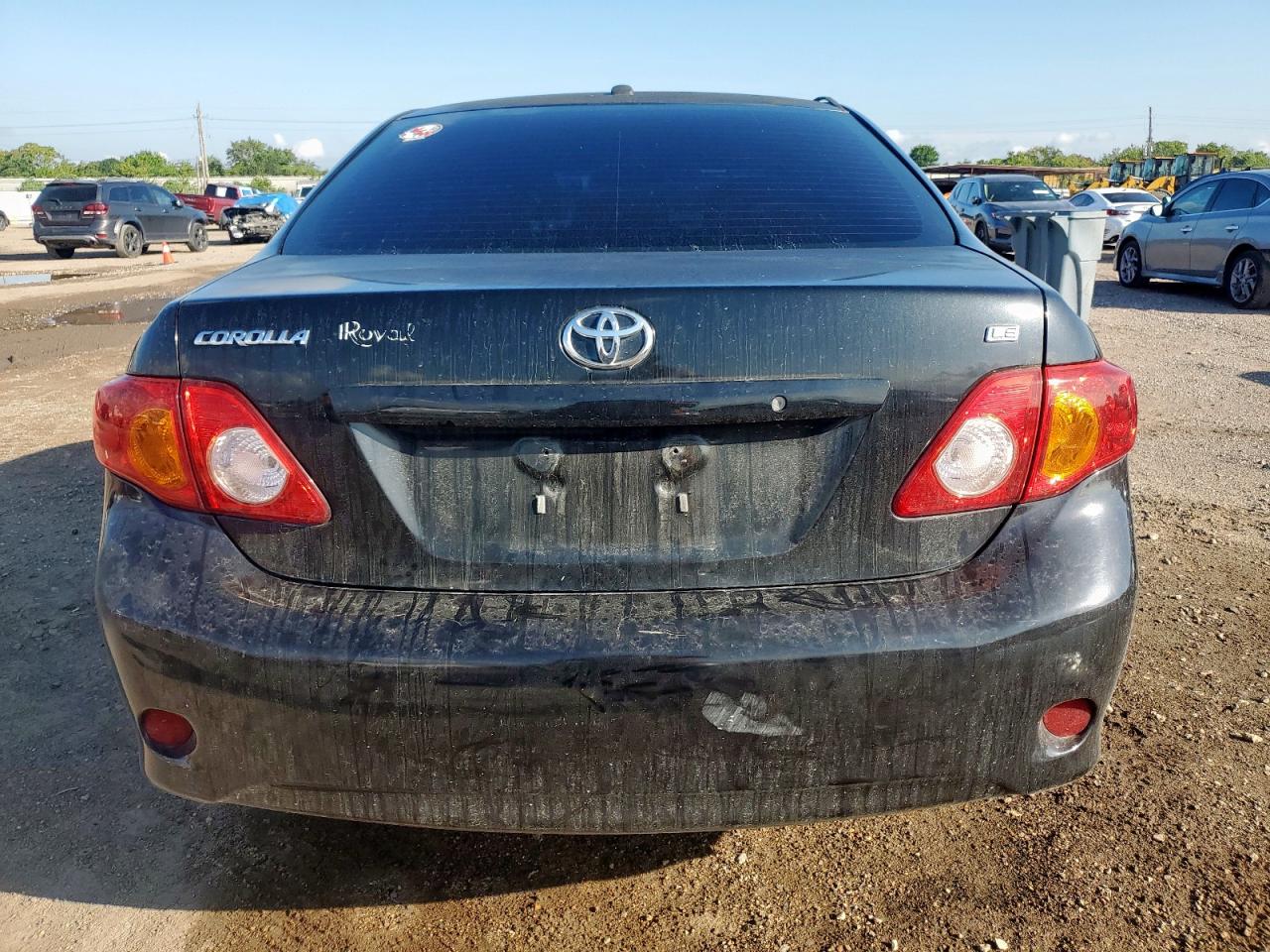 Toyota Corolla Base Image 3