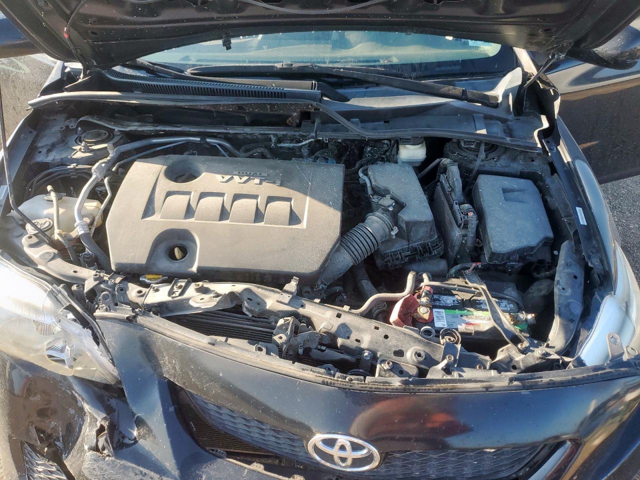 Toyota Corolla Base Image 12