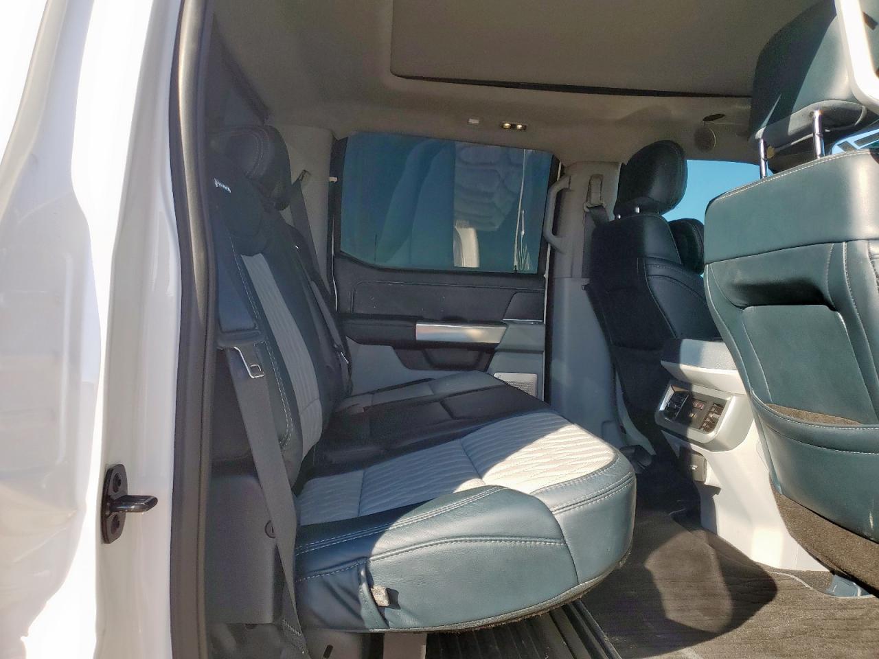 Ford F-250 Super Duty Image 11