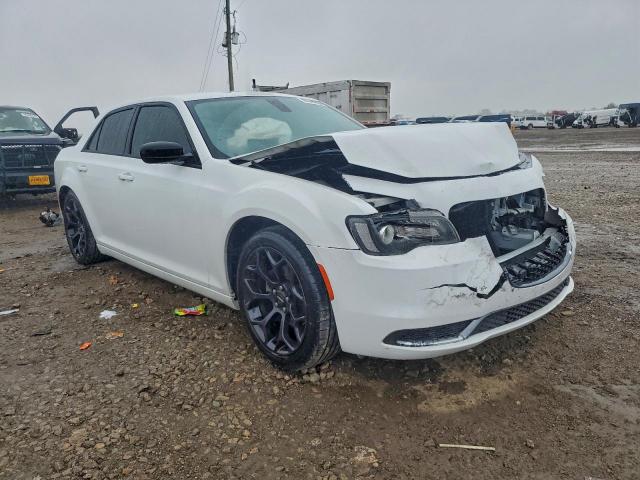 Chrysler 300 Touring Image 11