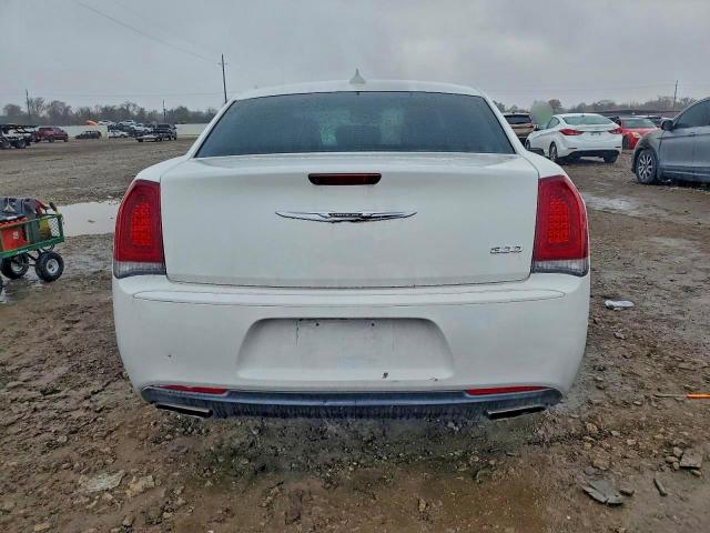 Chrysler 300 Touring Image 3