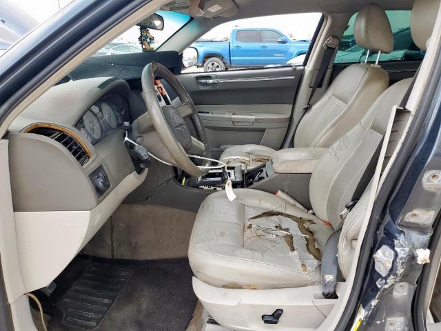 Chrysler 300 Touring Image 5