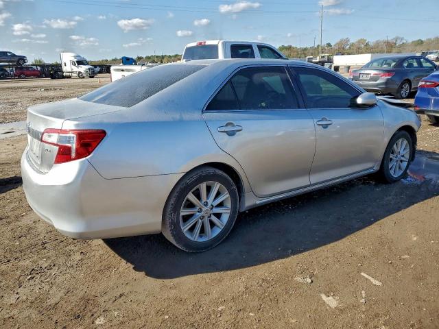 Toyota Camry L Image 2
