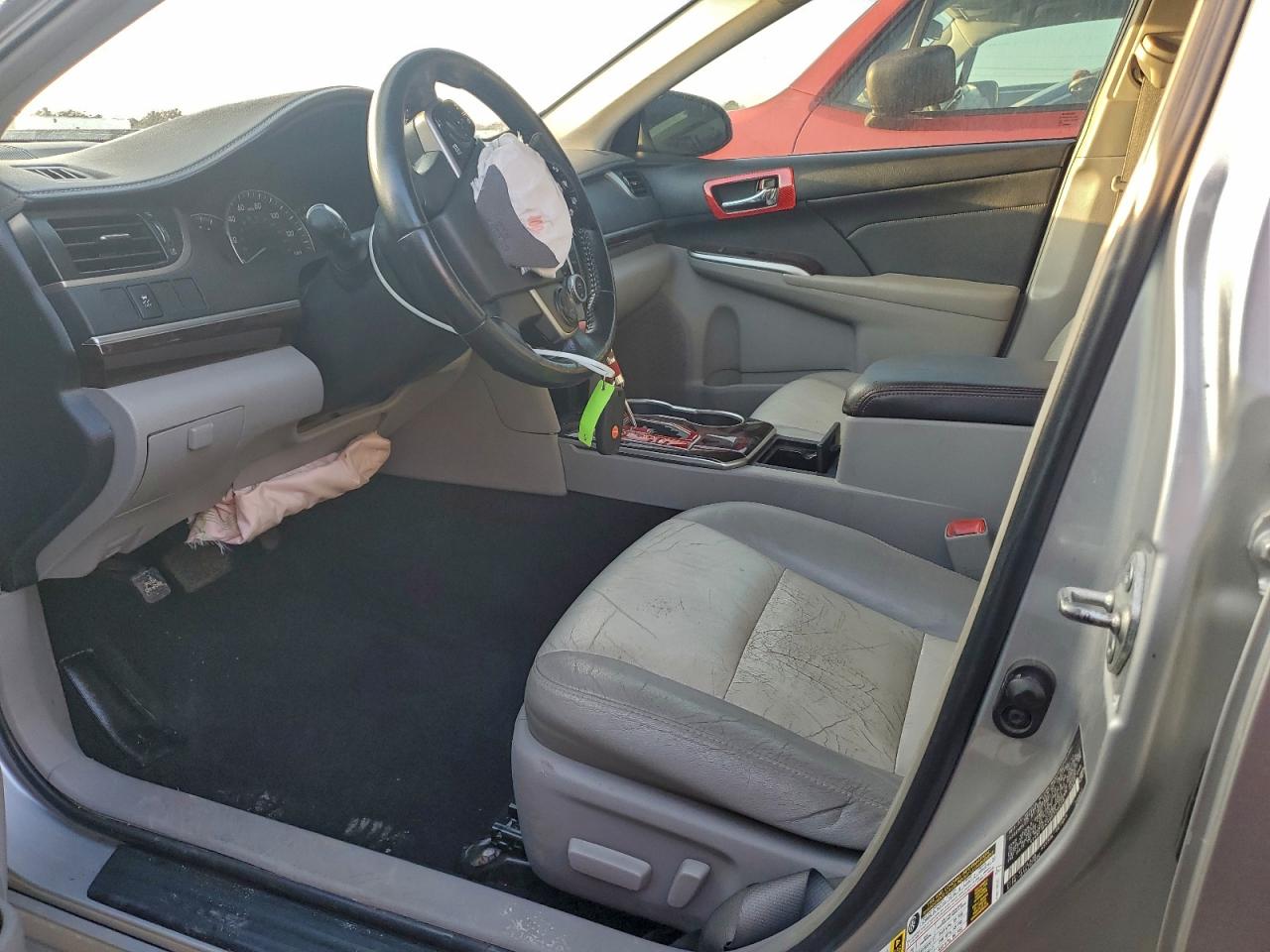 Toyota Camry L Image 11