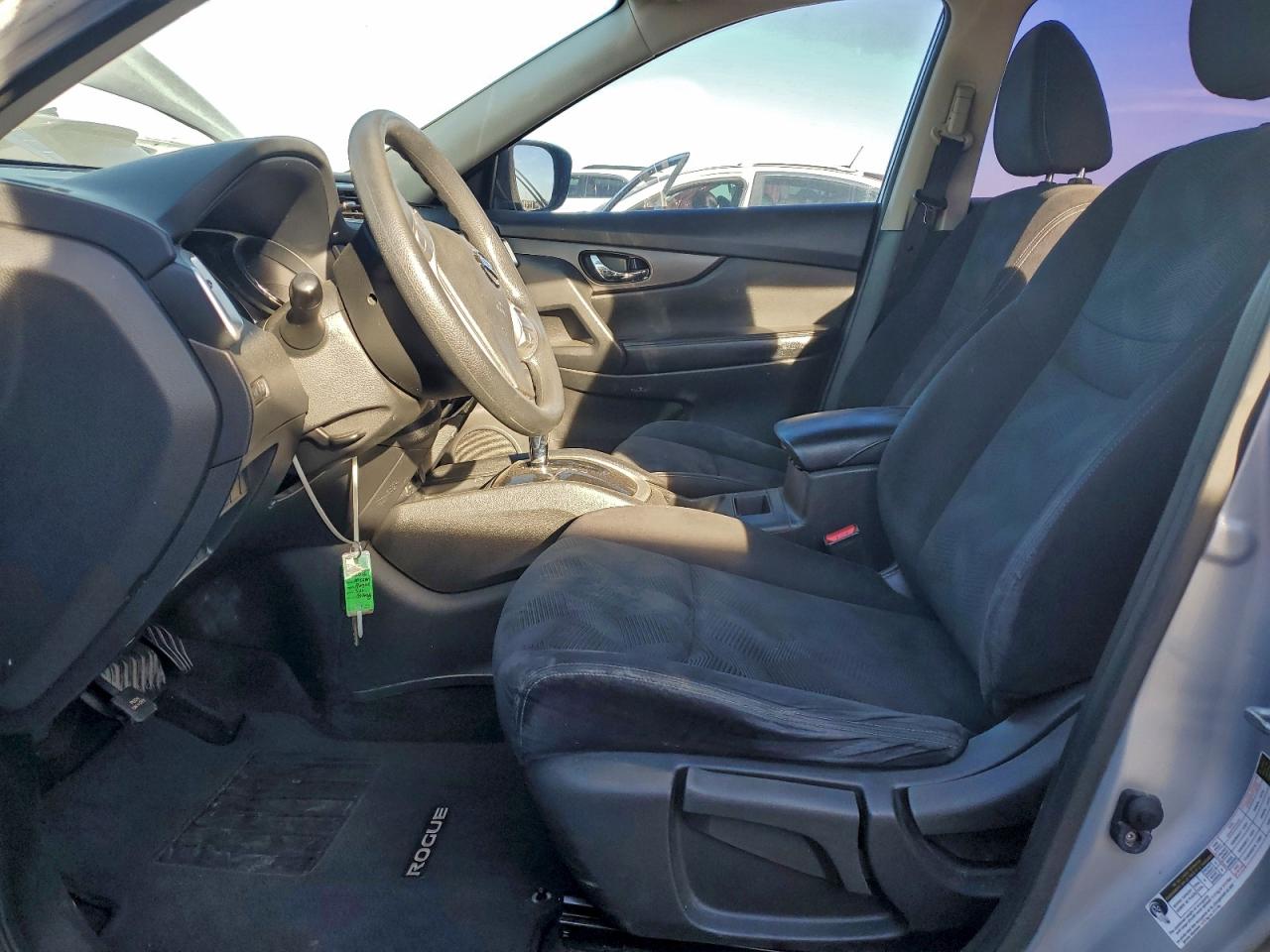 Nissan Rogue S Image 6