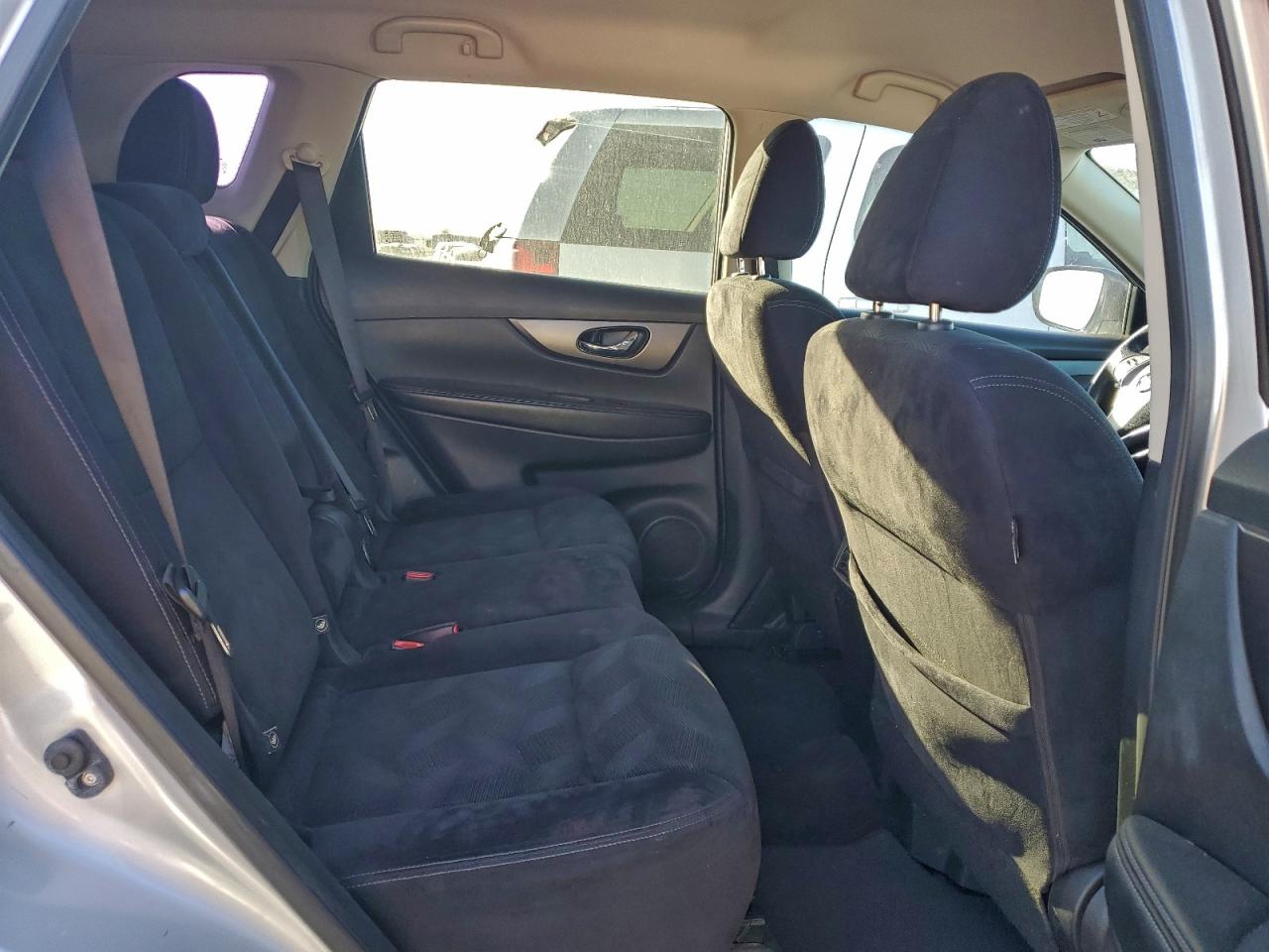 Nissan Rogue S Image 2