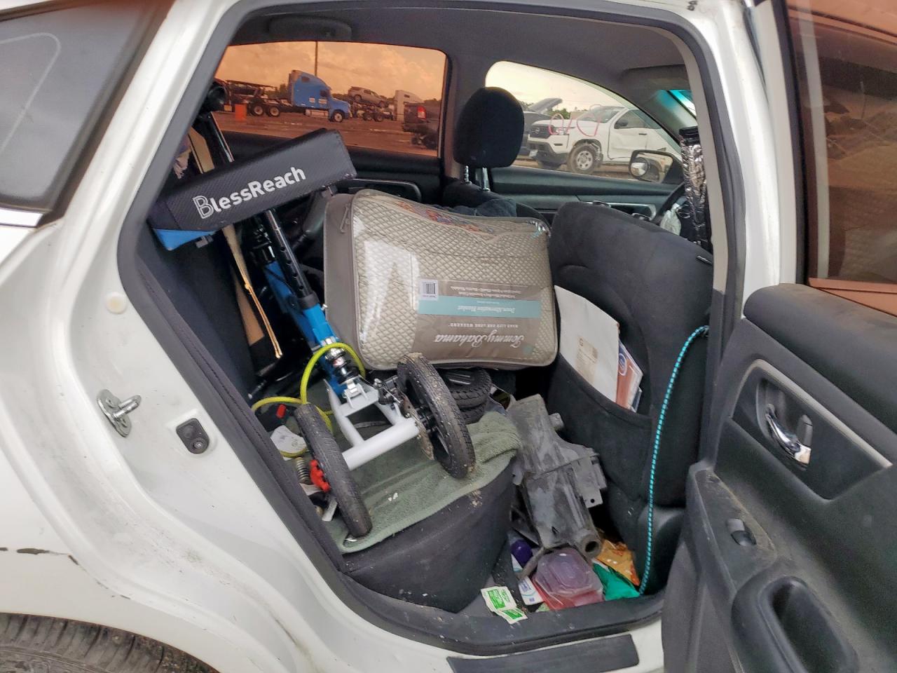 Nissan Altima 2.5 Image 2