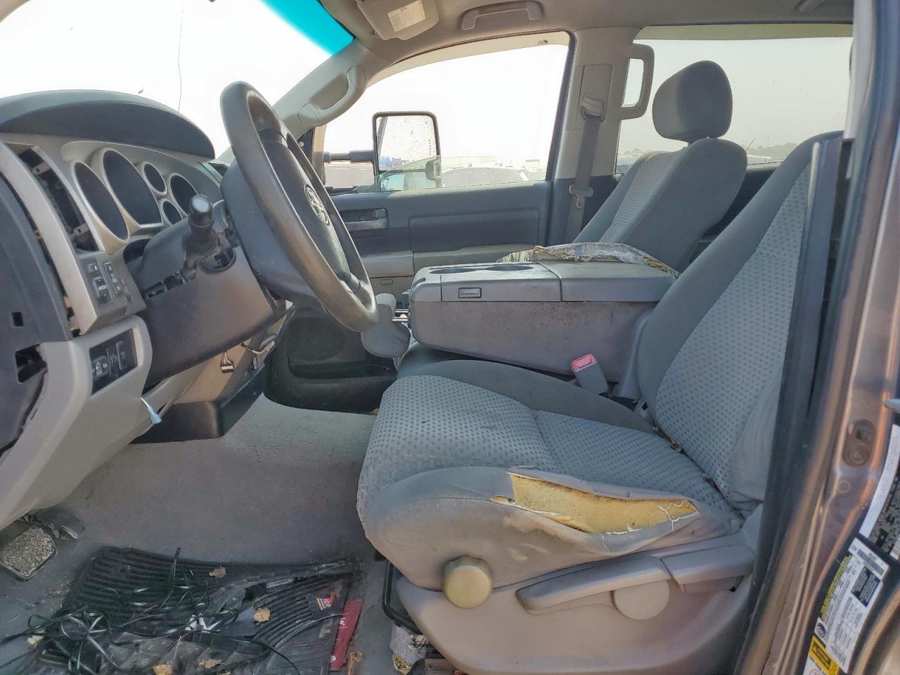 Toyota Tundra Crewmax Sr5 Image 8