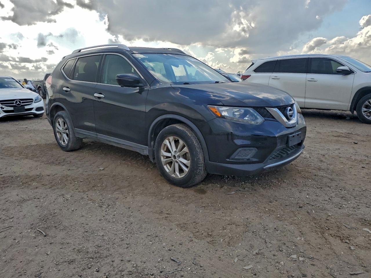 Nissan Rogue S Image 5