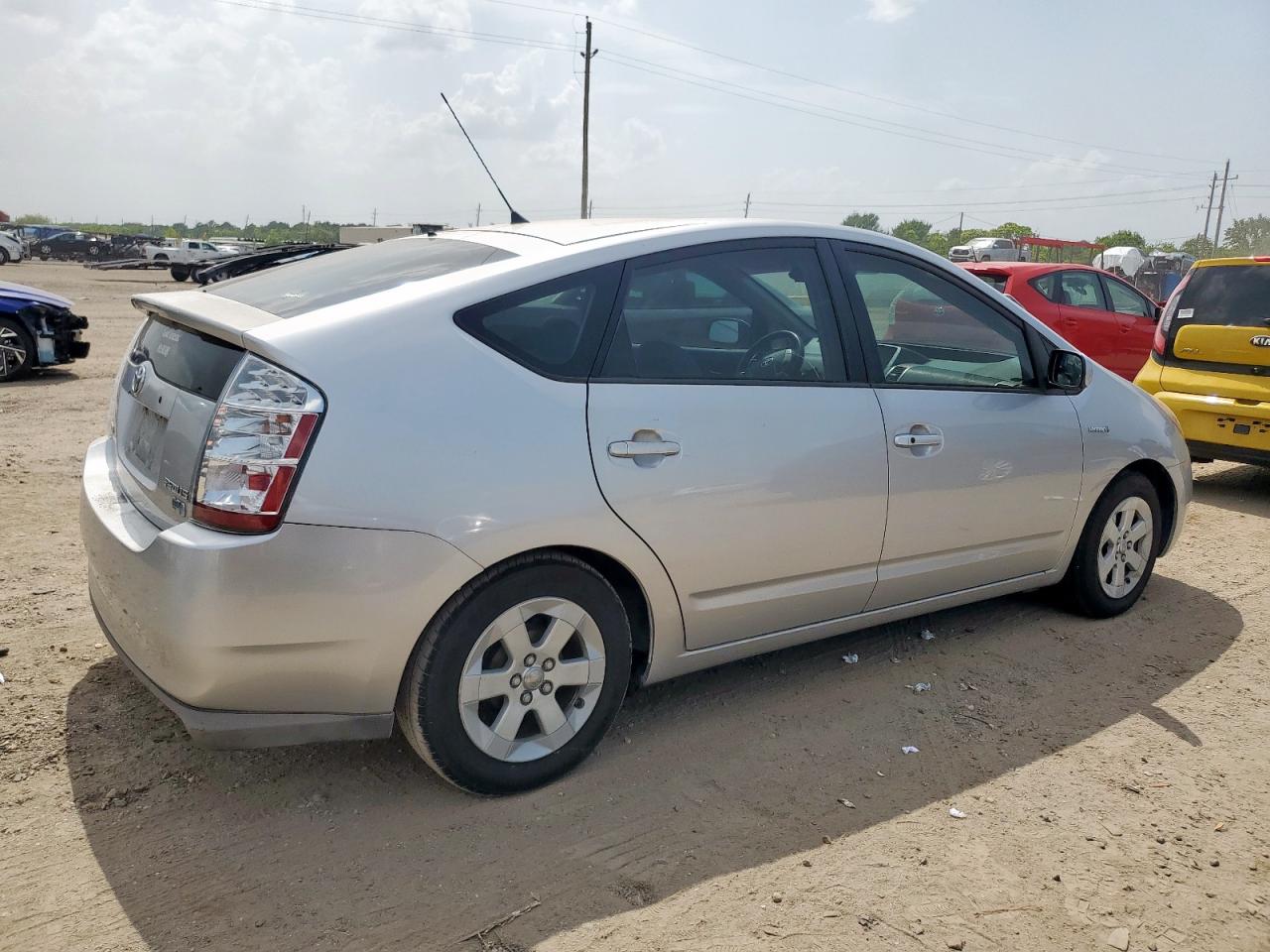 Toyota Prius Image 8