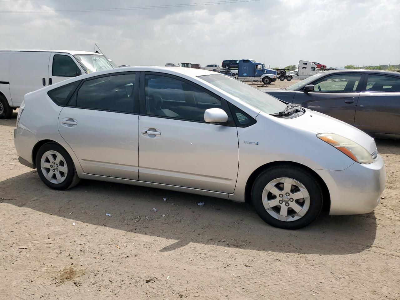 Toyota Prius Image 10
