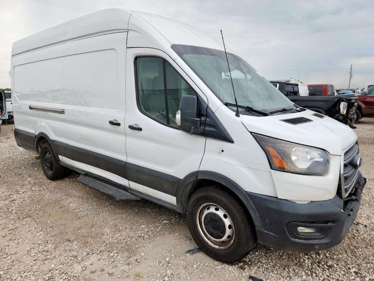 Ford Transit T-250 Image 2