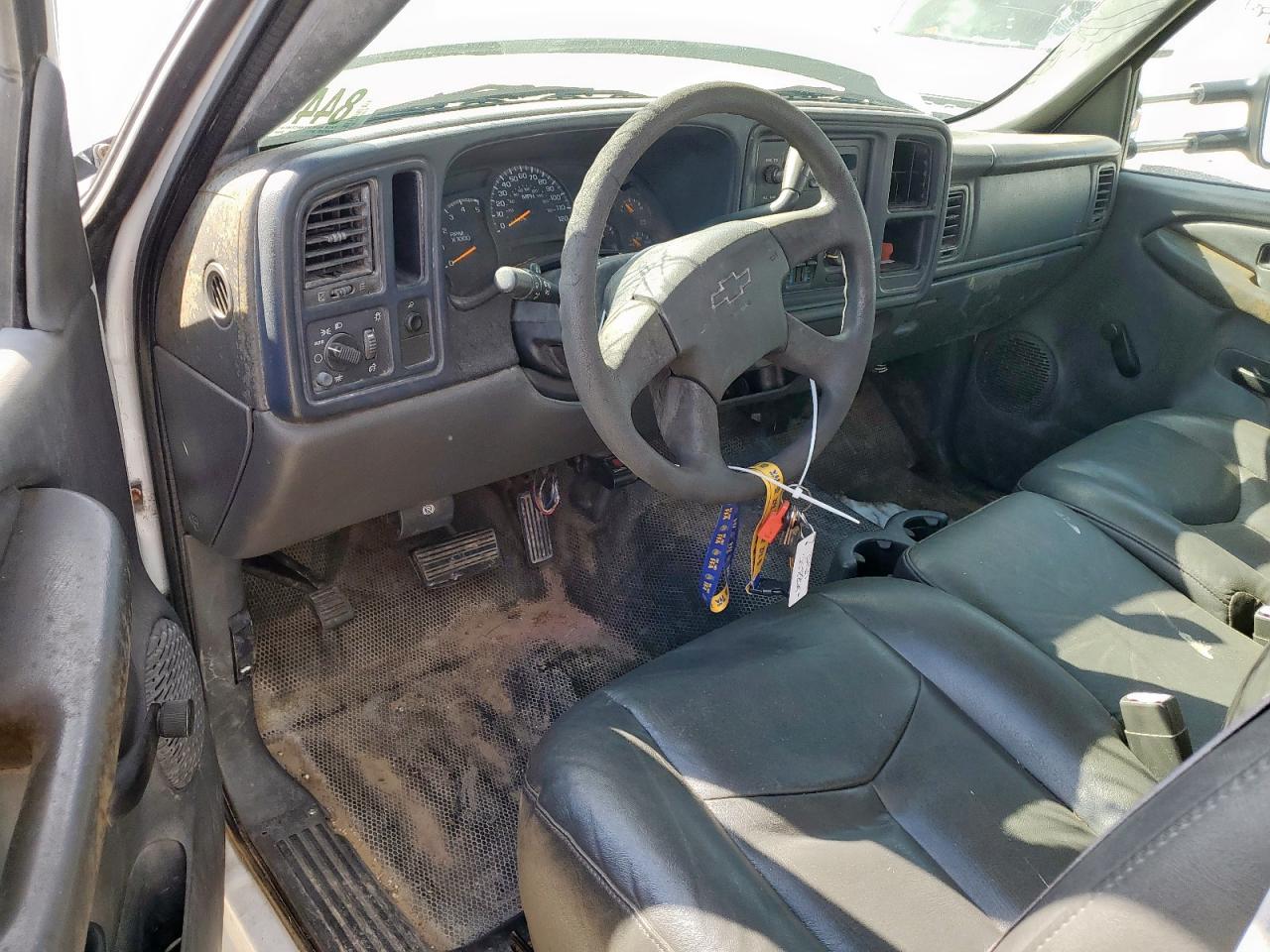 Chevrolet Silverado C3500 Image 10