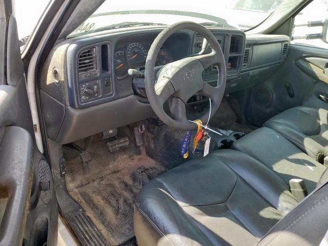 Chevrolet Silverado C3500 Image 10