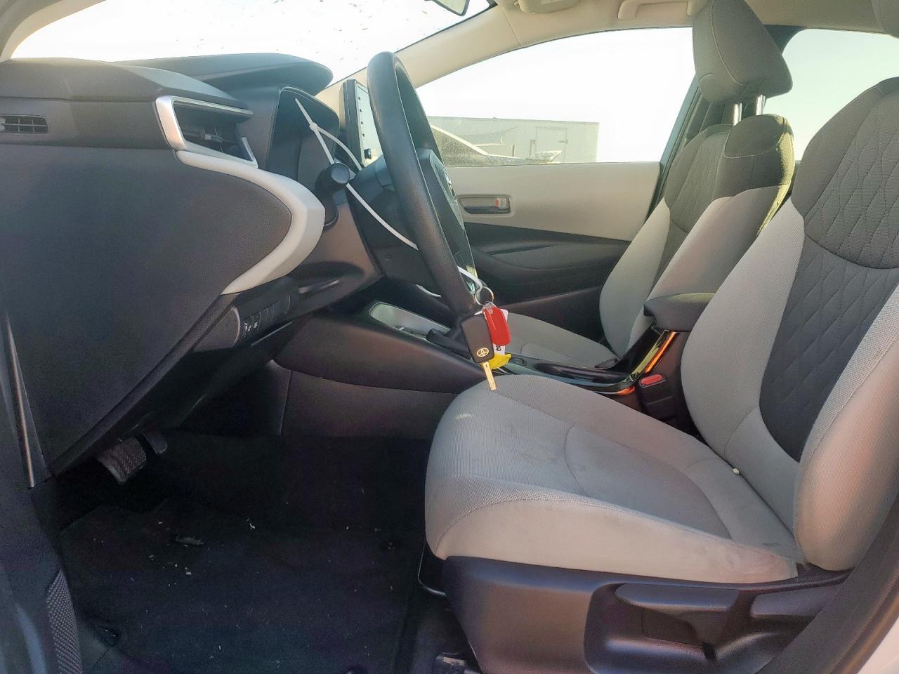 Toyota Corolla Le Image 8