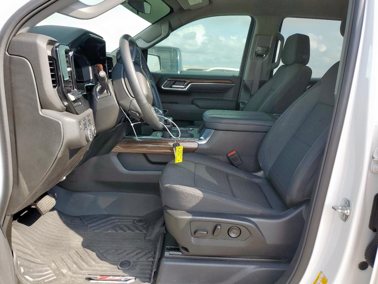 Chevrolet Silverado K1500 Lt Image 5