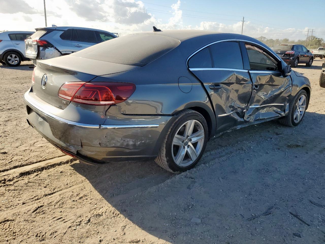 Volkswagen CC Sport Image 10