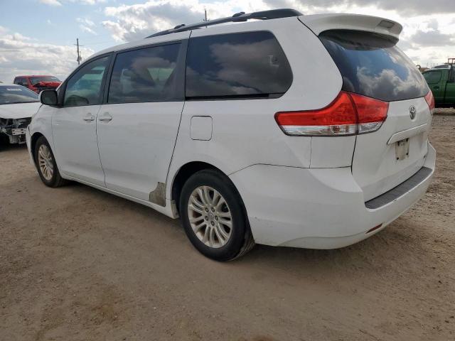 Toyota Sienna Xle Image 2