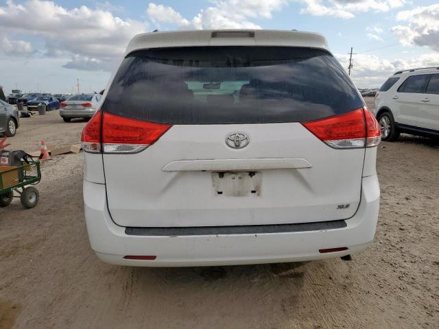 Toyota Sienna Xle Image 9