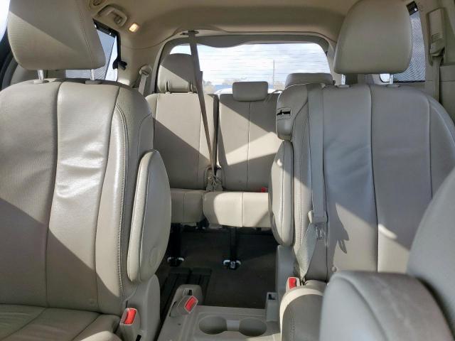 Toyota Sienna Xle Image 3