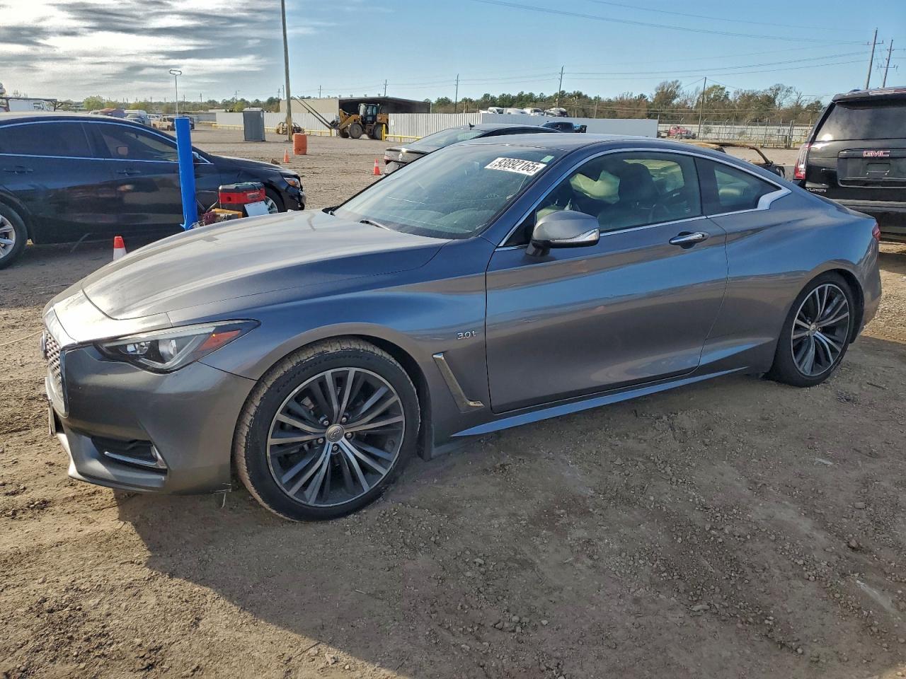INFINITI Q60 Luxe 300 Image 1