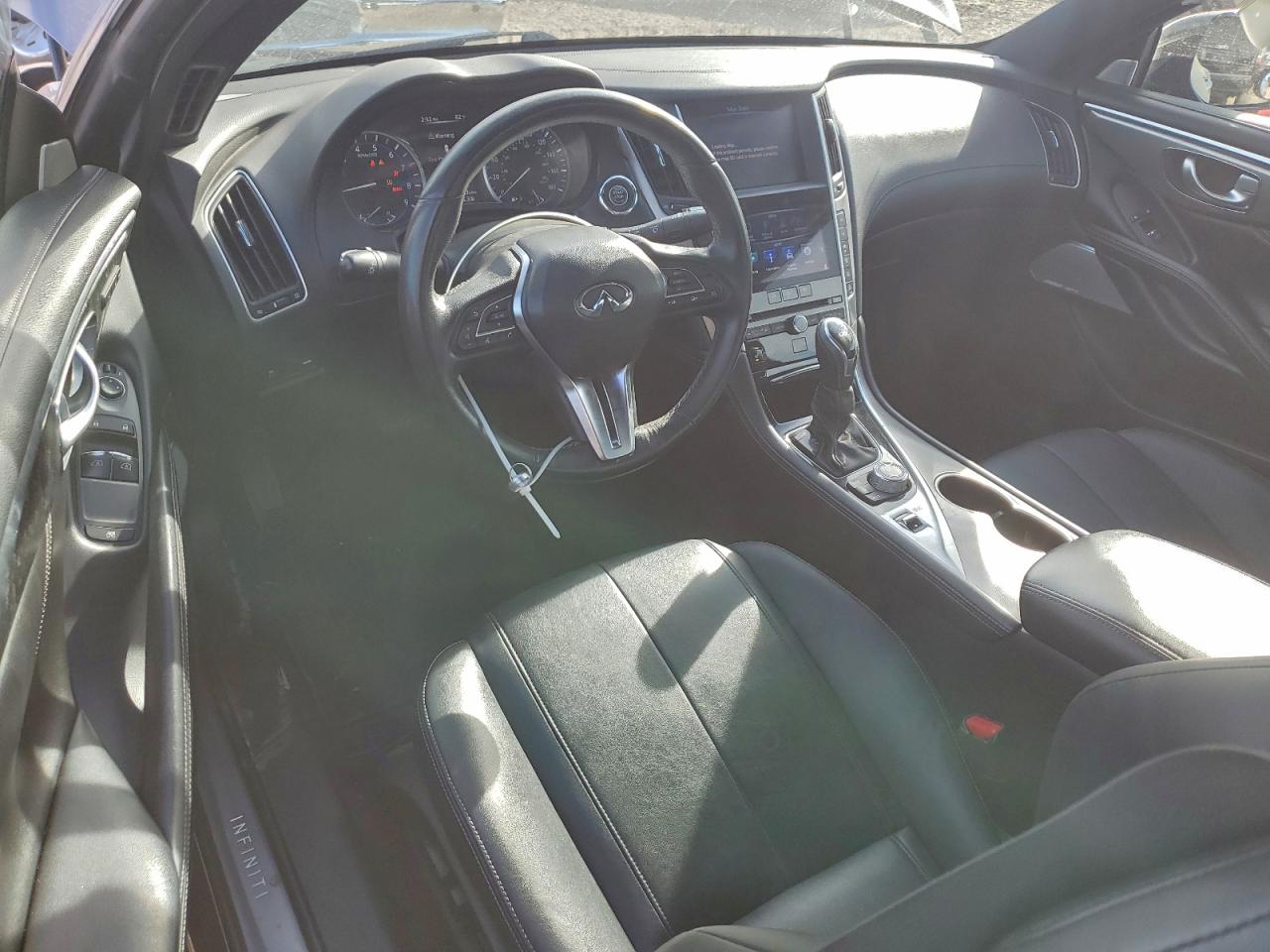 INFINITI Q60 Luxe 300 Image 9