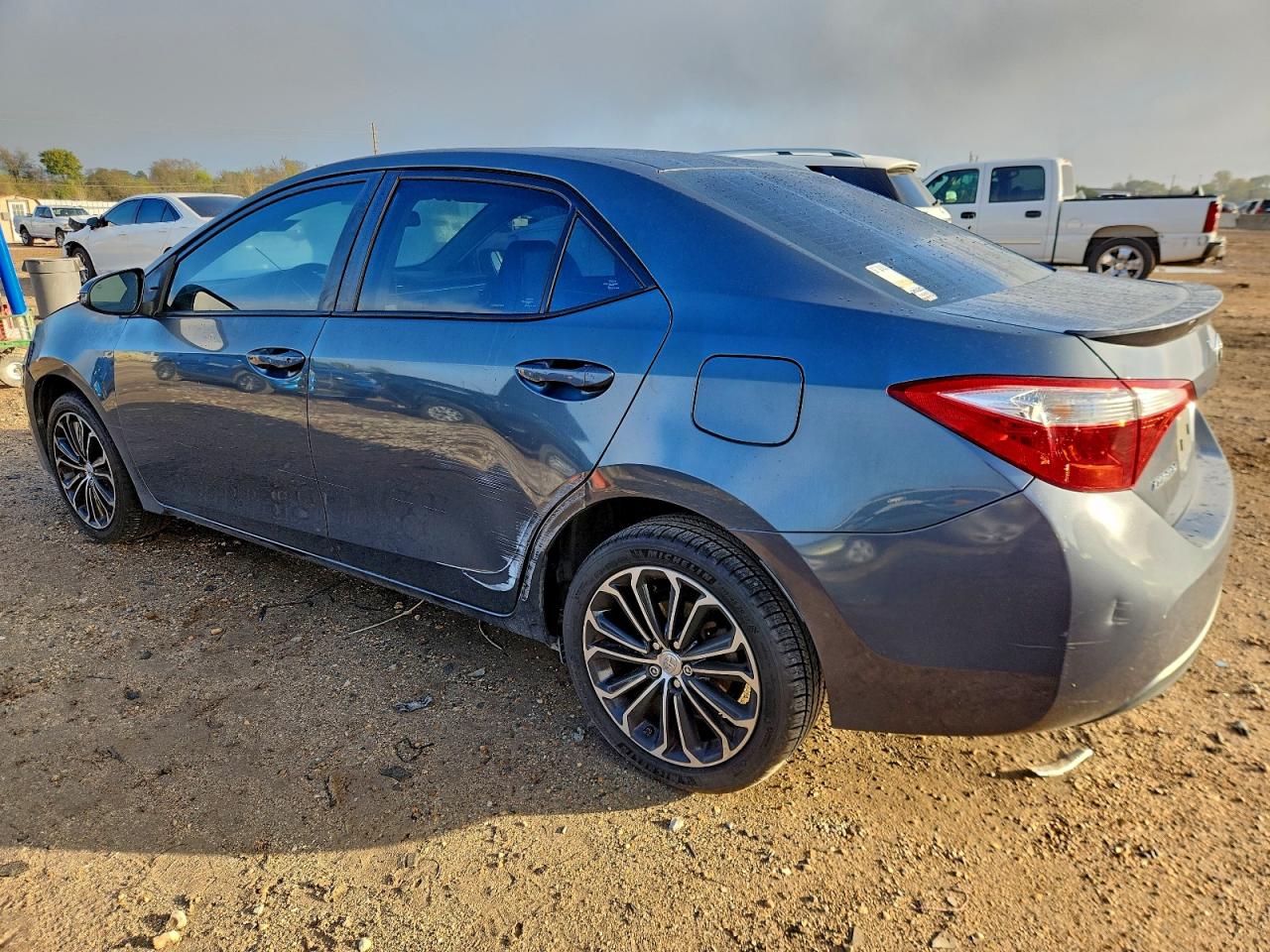 Toyota Corolla L Image 11