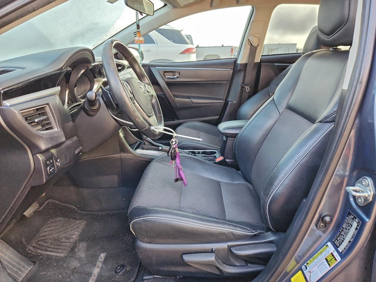 Toyota Corolla L Image 6