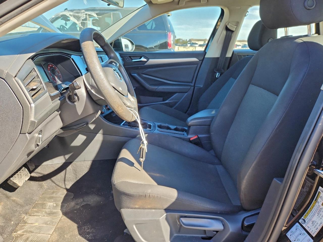 Volkswagen Jetta S Image 8