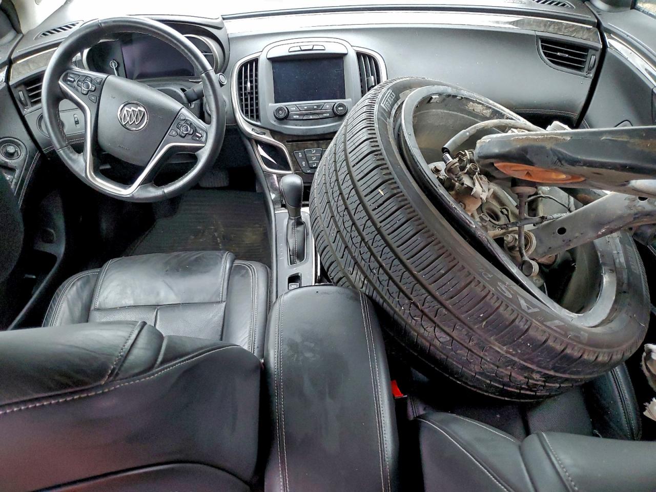 Buick LaCrosse Touring Image 3