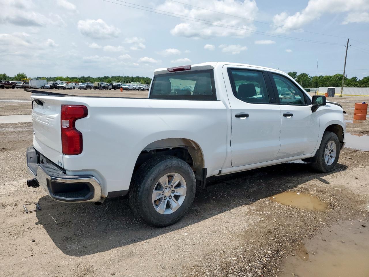 Chevrolet Silverado K1500 Image 3