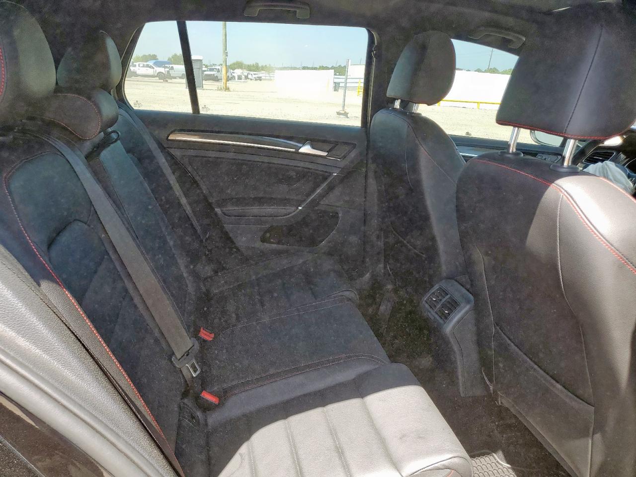 Volkswagen GTI Sport Image 9