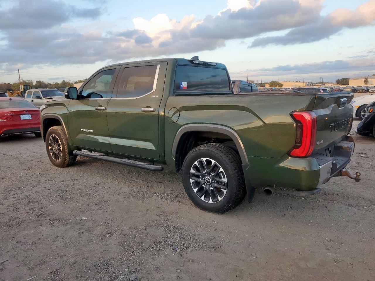 Toyota Tundra Crewmax Limited Image 4